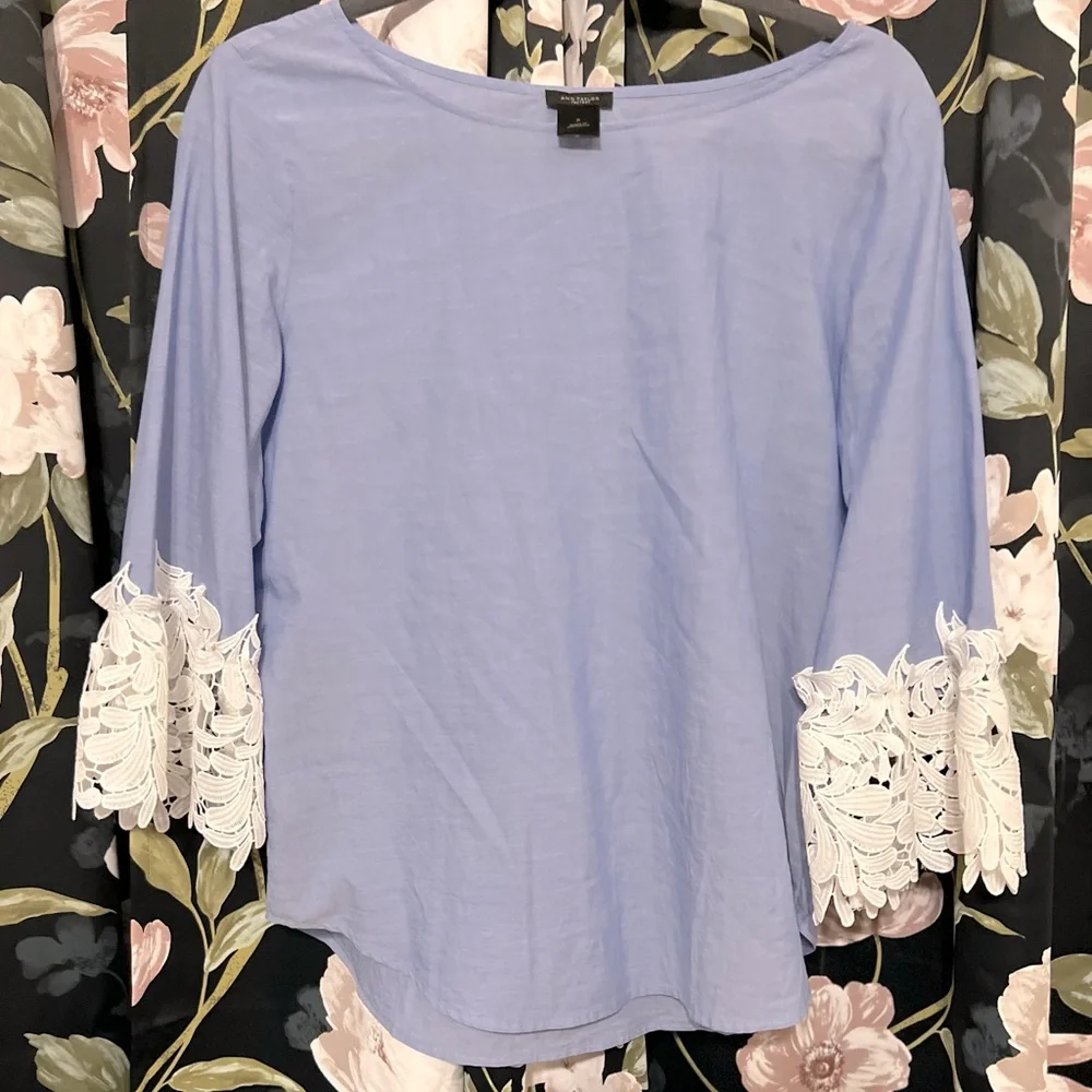 Anne Taylor Light Blue Blouse 3/4 Sleeves White Lace Cuffs  - S - Picture 4 of 7